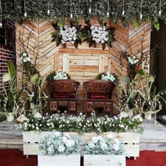 Dekorasi Pernikahan Rustic Madiun